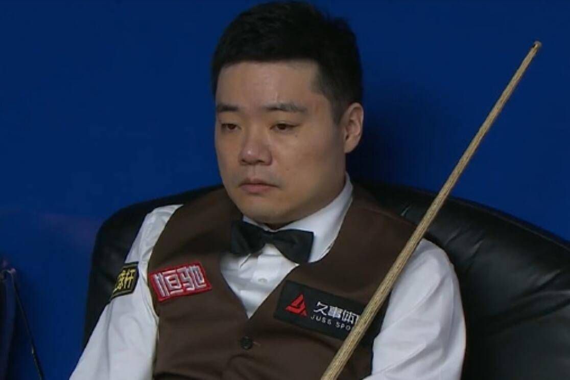 【比赛关键事件】第28分钟，巴萨中路发动进攻，拉菲尼亚推进分球，左路的菲利克斯跟进小角度挑射攻破旧主大门，进球后菲利克斯也是大肆庆祝　【比赛焦点瞬间】第1分钟，拉菲尼亚与队友连续短传配合后横传门前，可惜没有队友跟进　第12分钟，孔德右侧下底传中，门前包抄的莱万潇洒侧勾，可惜没能压住踢飞了　第36分钟，格列兹曼禁区内的好机会，低射被德容封堵　第43分钟，京多安横传门前，菲利克斯近距离的绝佳机会被封堵　第54分钟，佩德里送出直塞，但莱万没能领会，皮球被奥布拉克没收　第56分钟，拉菲尼亚外围远射中柱弹出　第87分钟，巴萨反击机会，莱万单骑闯关晃过防守后射门偏出　下半场补时4分钟。
